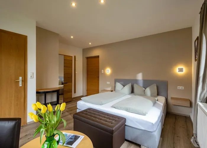 Fruehstueckspension Seefried 3*