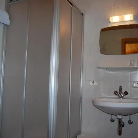Fruehstueckspension Seefried Guest house